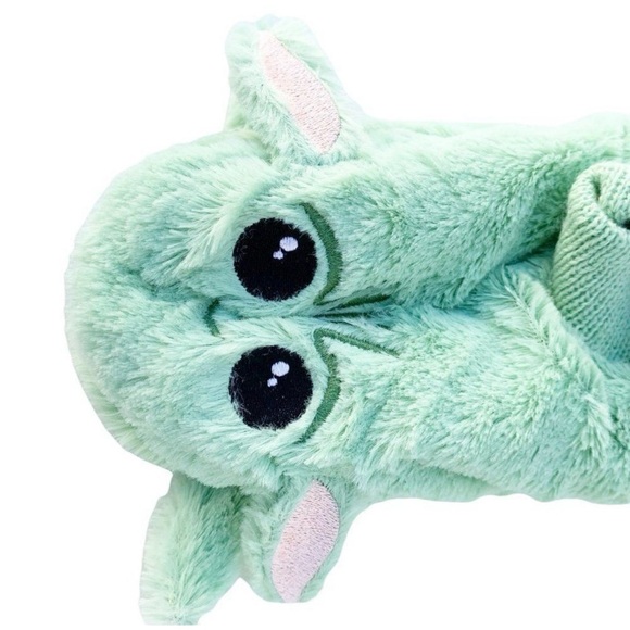 Star Wars Green Baby Yoda Slippers - Picture 6 of 10